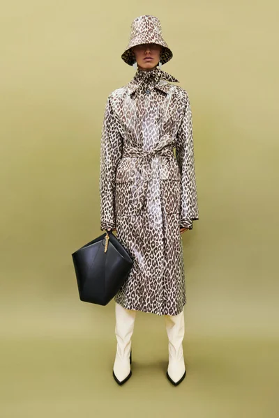 Look 23